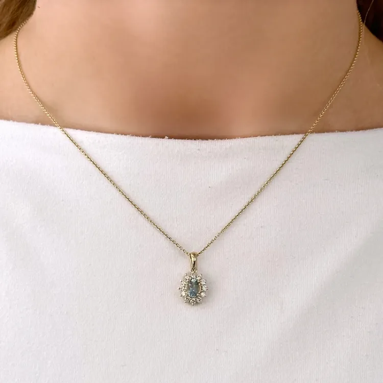 rosettanheng i 14 karat gull 0,26 ct 0,42 ct
