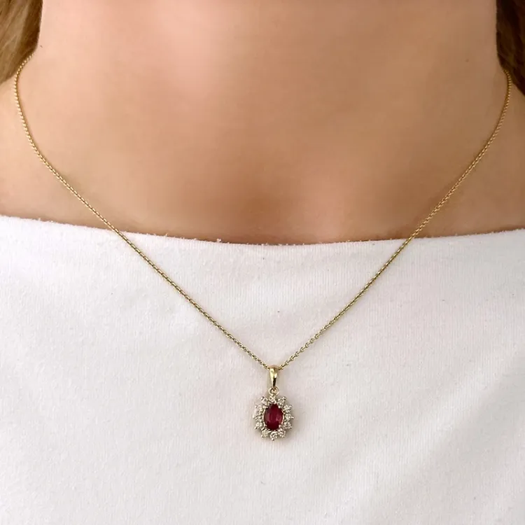 rubin rosettanheng i 14 karat gull 0,26 ct 0,63 ct