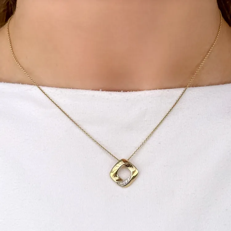 diamantanheng i 14 karat gull og hvitt gull 0,05 ct