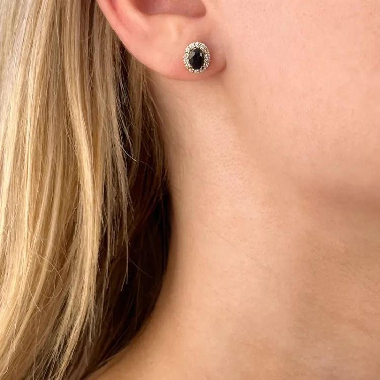 safir ørestikker i 14 karat gull med diamant og safir