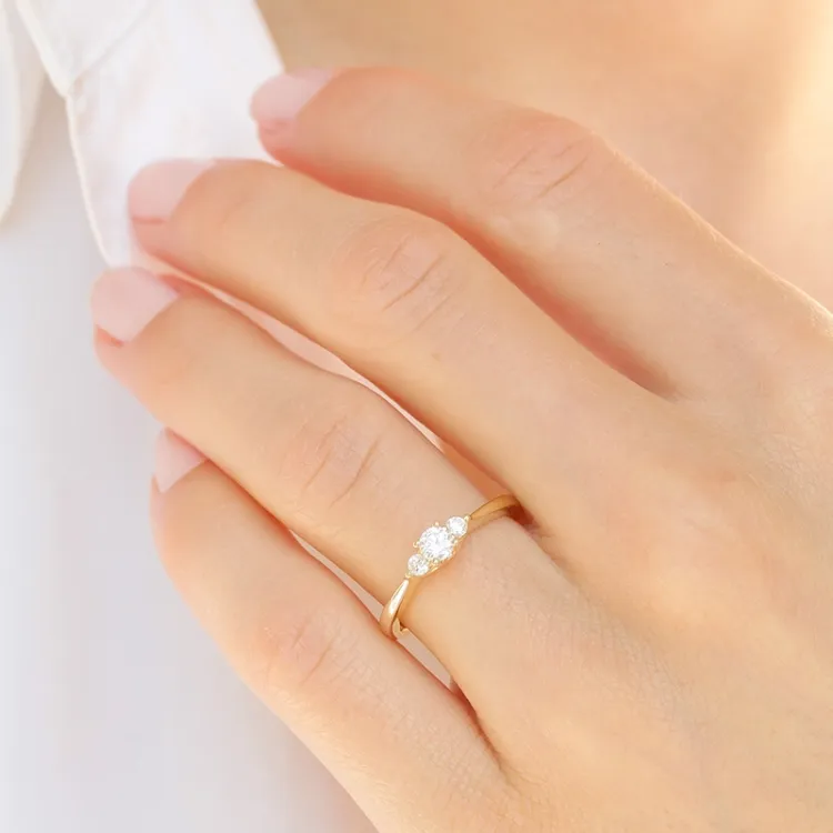 zirkon gullring i 9 karat gull