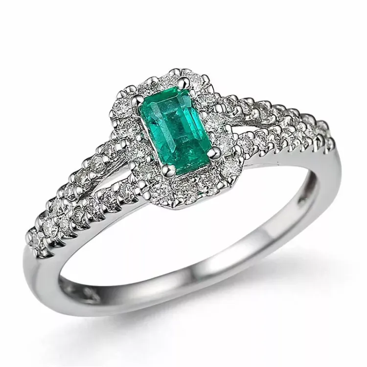 Firkantet smaragd diamantring i 14 karat hvitt gull 0,30 ct 0,31 ct