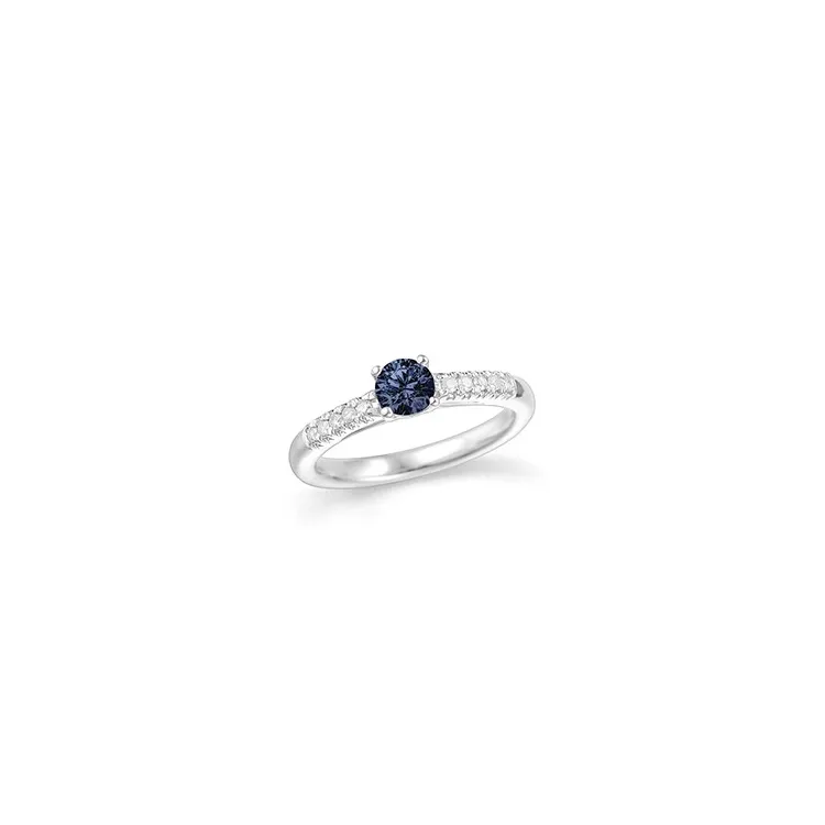 safir diamantring i 14 karat hvitt gull 0,10 ct