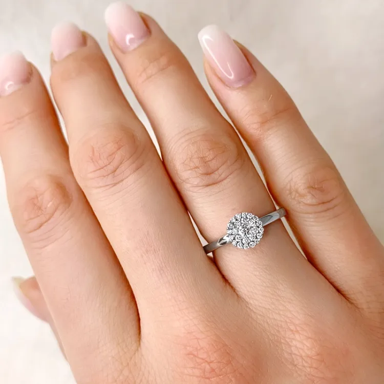 rund diamant ring i 14 karat hvitt gull 0,11 ct 0,192 ct
