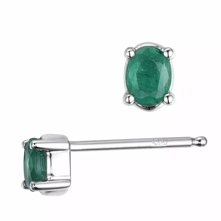 2 x 0,20 ct smykke smaragd ørestikker i 14 karat hvitt gull med smaragd