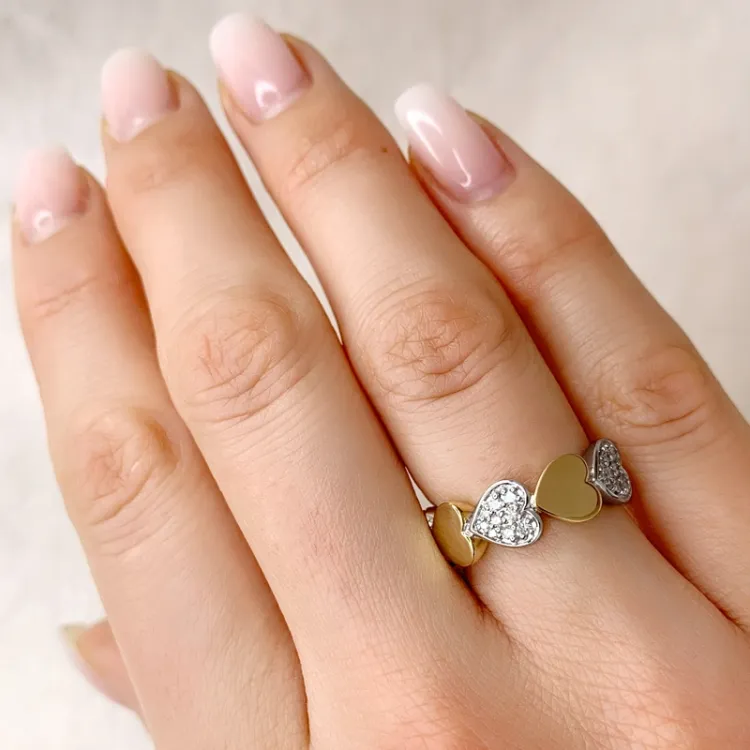 Bred diamant hjertering i 14 karat gull og hvitt gull 0,288 ct