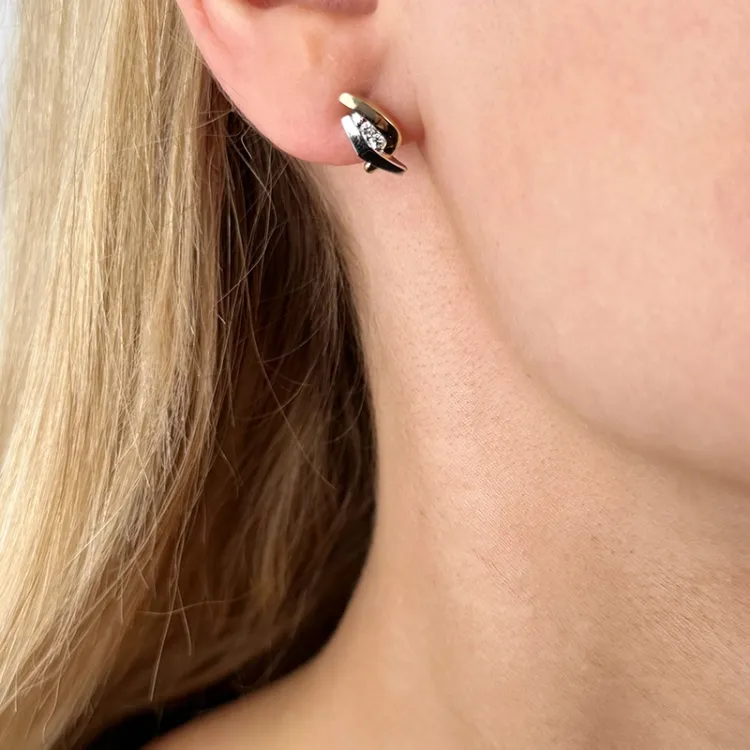 diamant ørestikker i 14 karat gull og hvitt gull med diamant