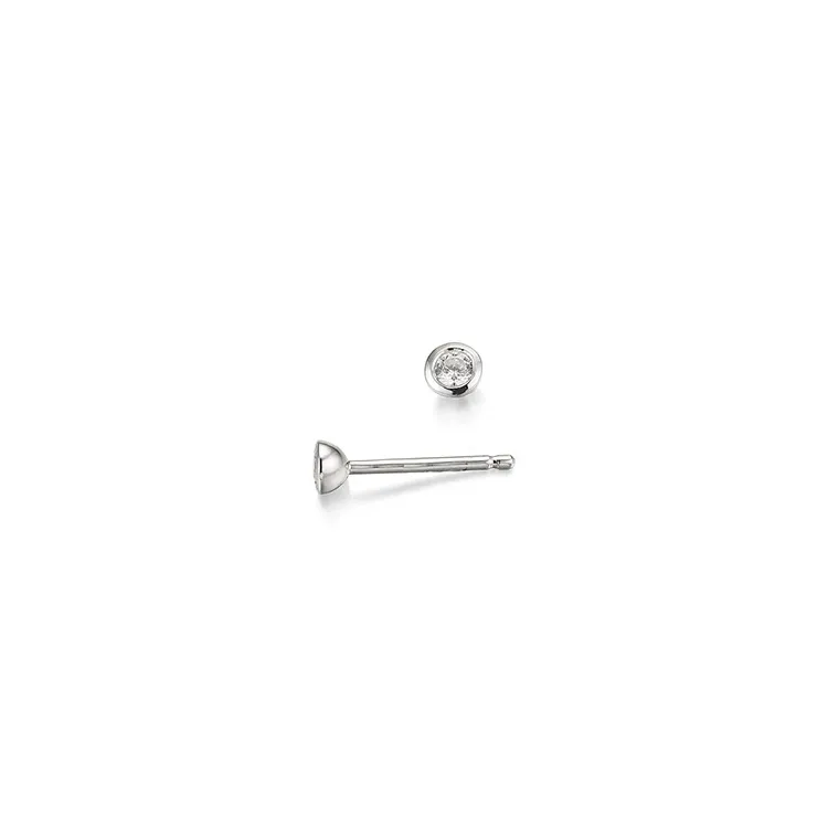 2 x 0,05 ct solitaireørepynt i 14 karat hvitt gull med diamant