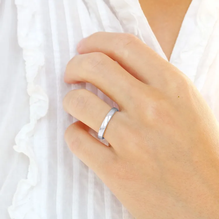 5 og 3 mm gifteringer i 14 karat hvitt gull - par