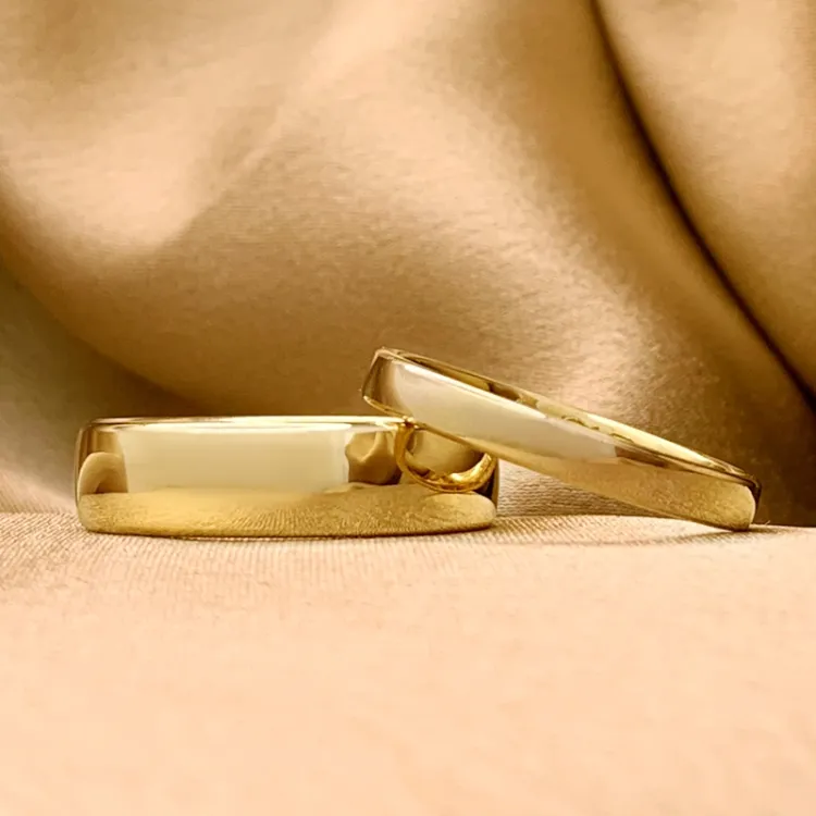 6 og 3 mm gifteringer i 9 karat gull - par