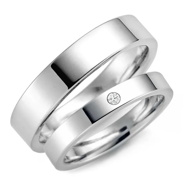 5 og 3 mm diamant gifteringer i 14 karat hvitt gull - par