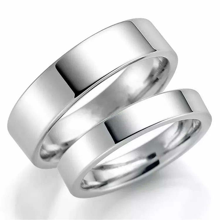 6 og 4 mm gifteringer i 14 karat hvitt gull - par