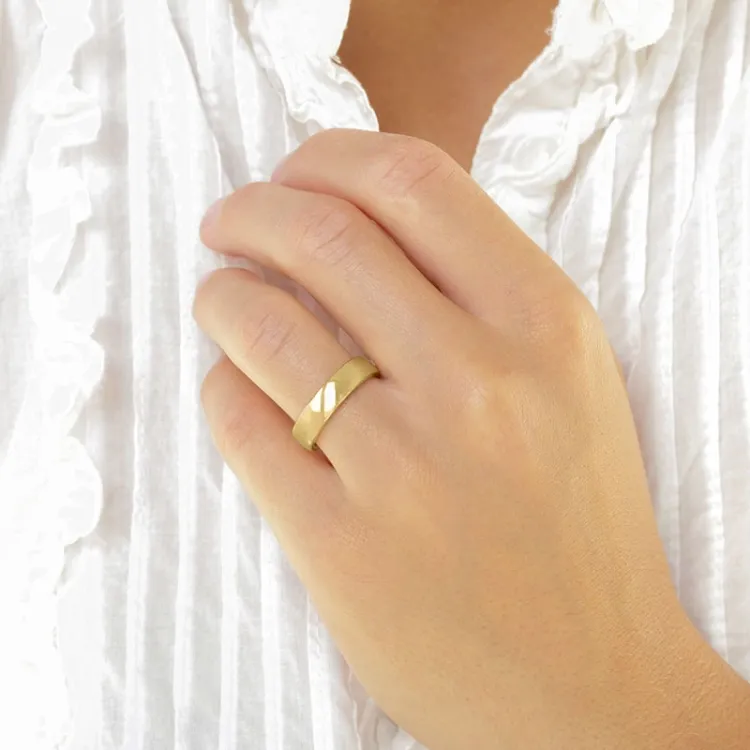 5 og 3 mm diamant gifteringer i 14 karat gull - par