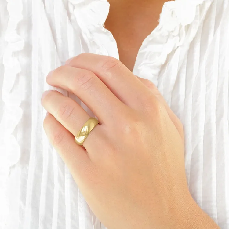 6 og 3 mm gifteringer i 9 karat gull 0,02 ct - par