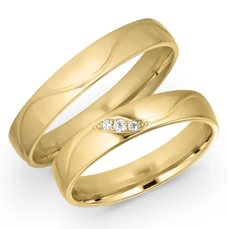 4 mm gifteringer i 14 karat gull 0,008 ct og 0,015 ct - par