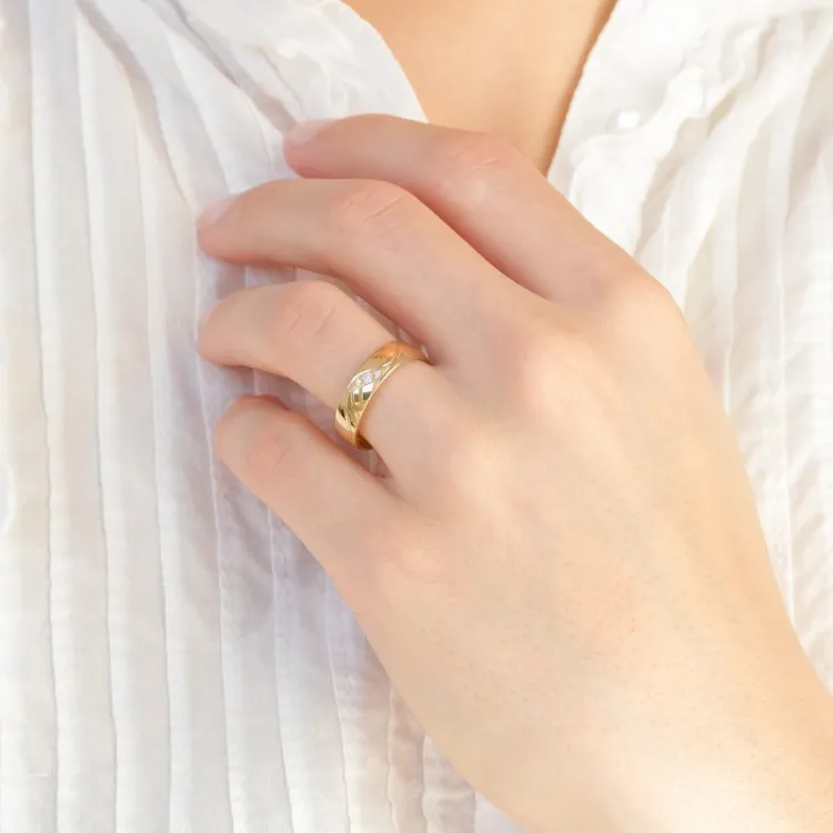 5 mm diamant gifteringer i 9 karat gull 0,008 ct og 0,02 ct - par