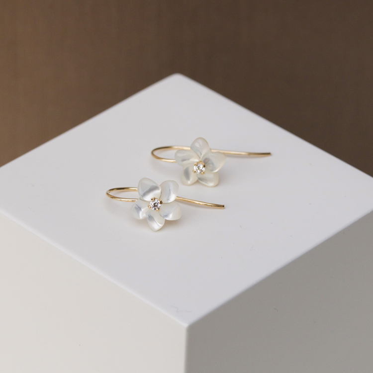 blomst øredobber i 9 karat gull med zirkon og perlemors - Gold Collection