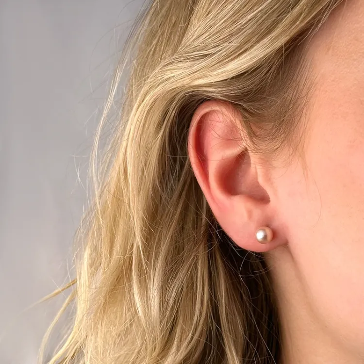 6 mm rosa perleøredobb i 14 karat gull
