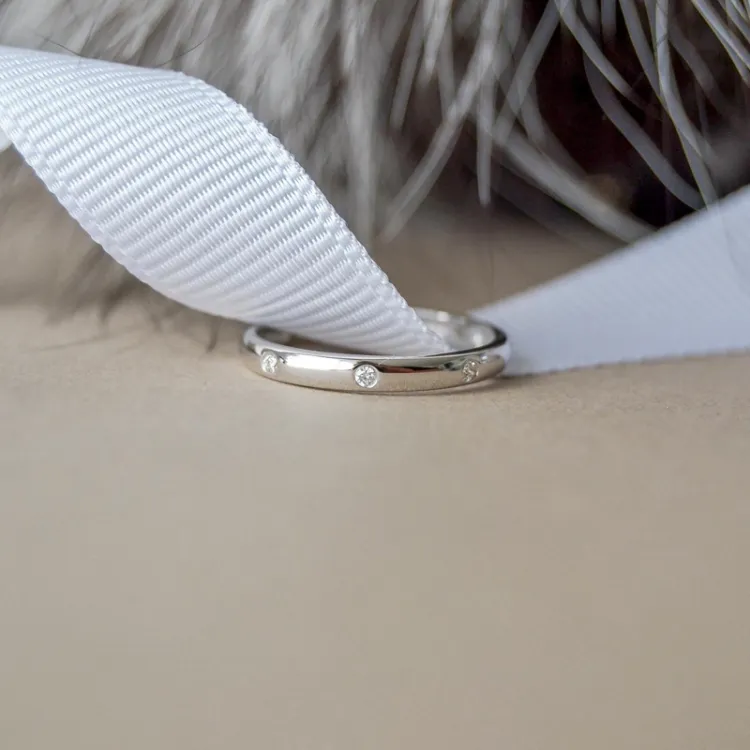 diamant ring i 9 karat hvitt gull 0,12 ct