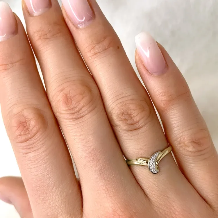 abstrakt diamant ring i 9 karat gull og hvitt gull 0,005 ct