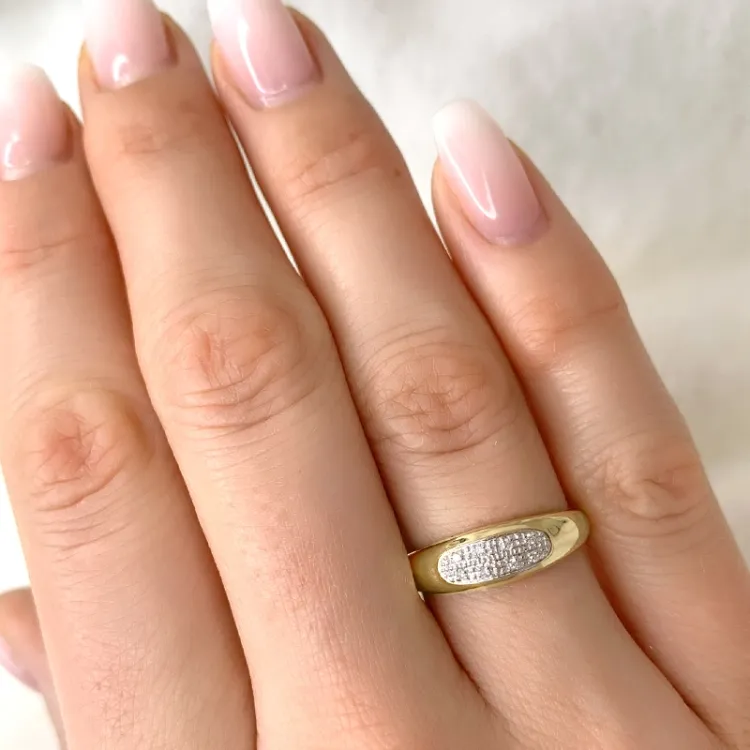 Diamant ring i 9 karat gull og hvitt gull 0,04 ct