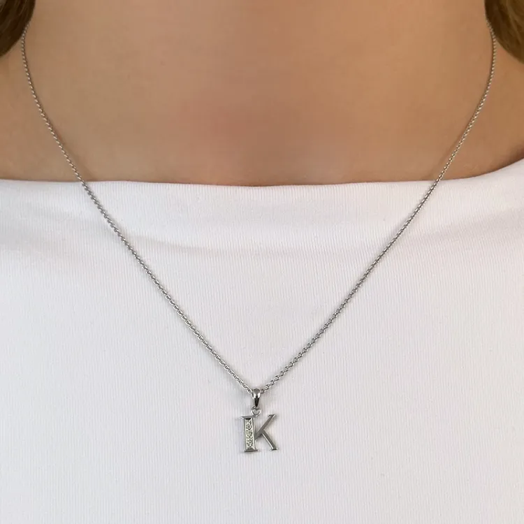 Bokstav k diamant anheng i 9 karat hvitt gull 0,02 ct
