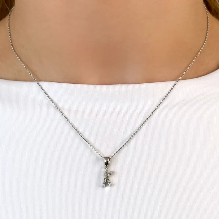 Bokstav k diamant anheng i 9 karat hvitt gull 0,06 ct