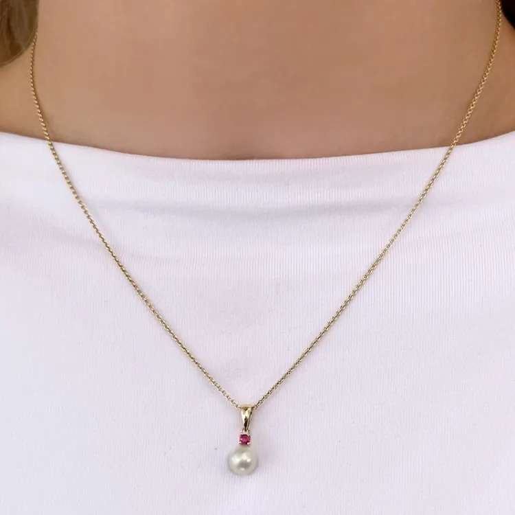 perle anheng i 9 karat gull 0,07 ct