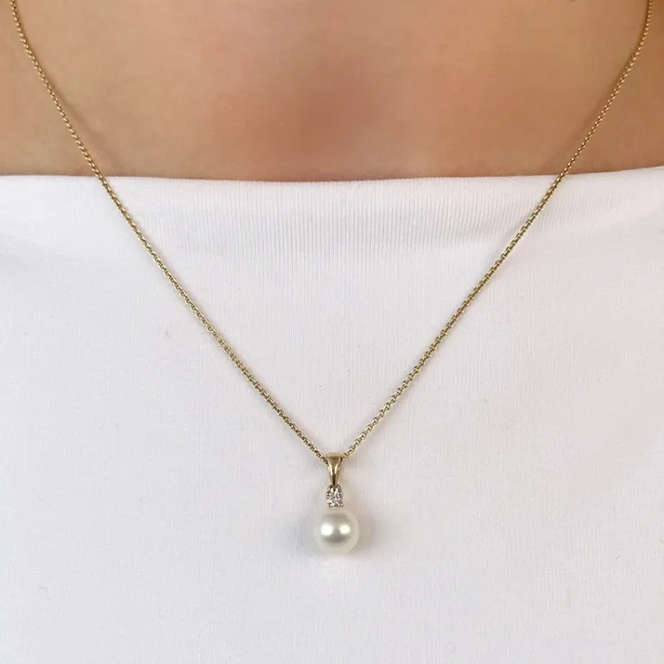 perle diamantanheng i 9 karat gull 0,05 ct