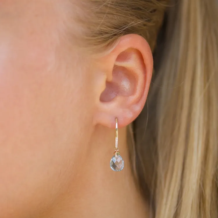 blå topas diamantøredobb i 9 karat gull med topas og diamant 