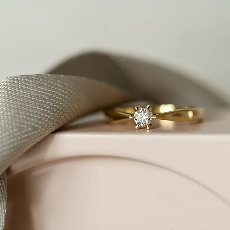 0,20 ct diamant solitairering i 14 karat gull 0,20 ct