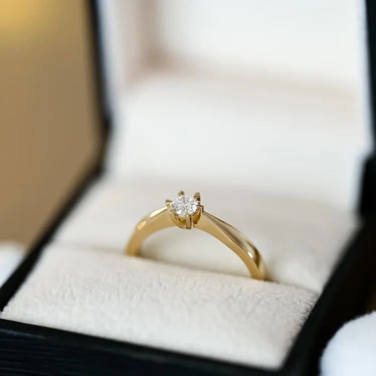 0,20 ct diamant solitairering i 14 karat gull 0,20 ct