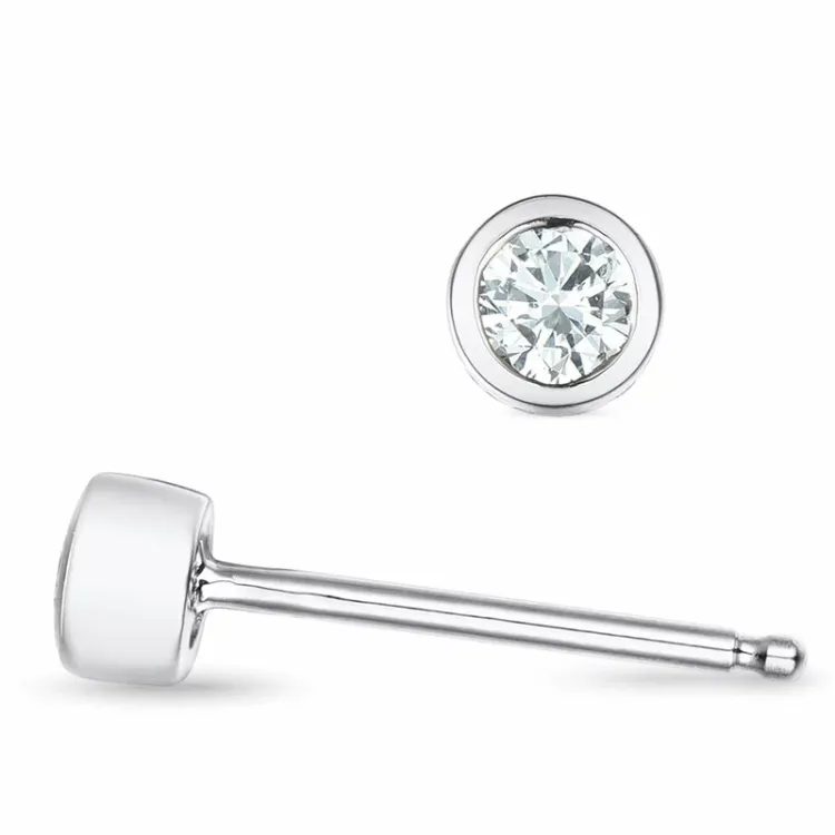 2 x 0,09 ct solitaireørepynt i 14 karat hvitt gull med diamant