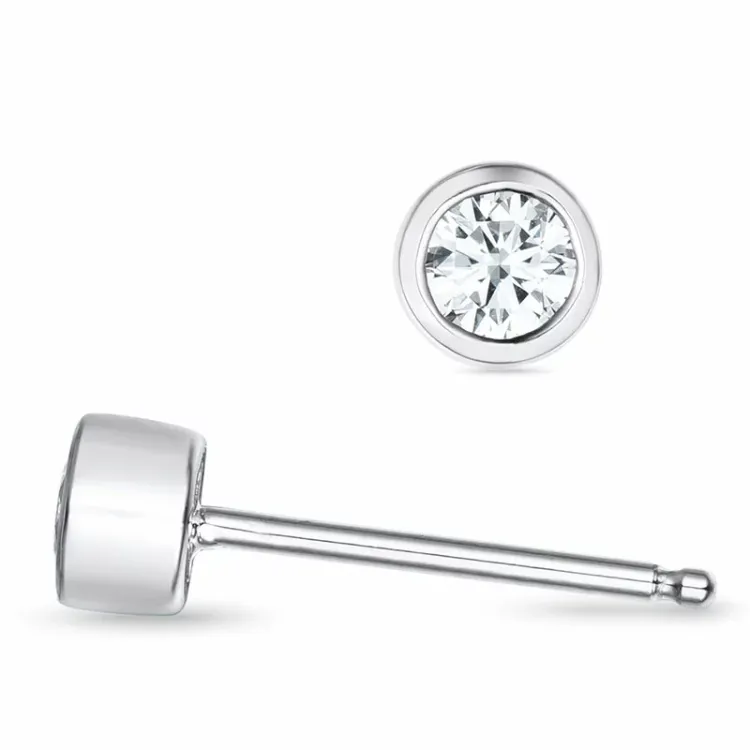 2 x 0,13 ct solitaireørepynt i 14 karat hvitt gull med diamant