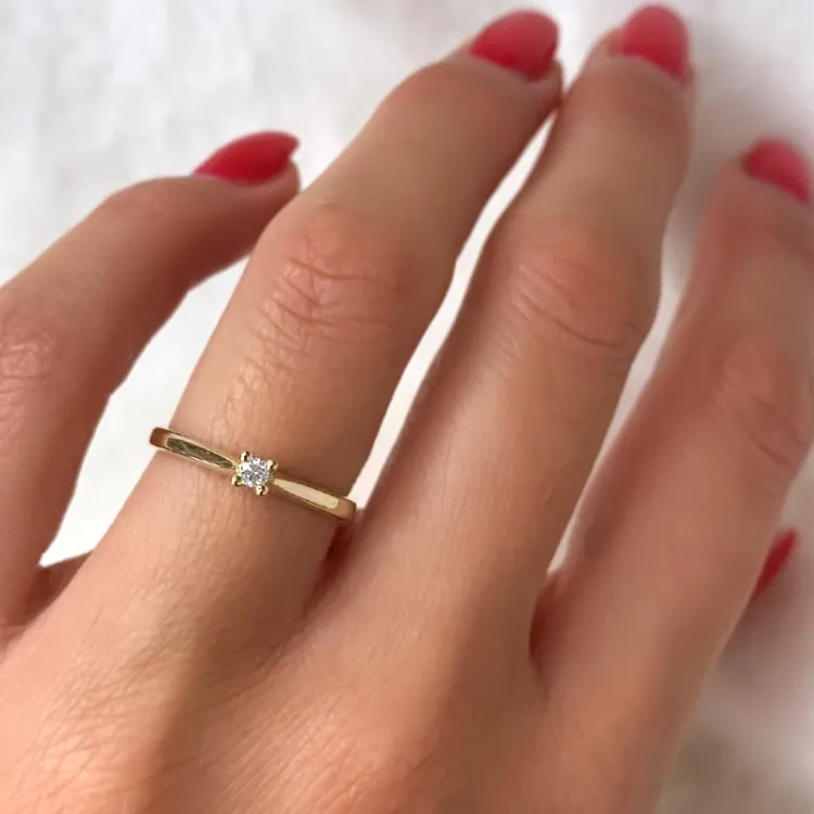 kampanje - diamant solitairering i 14 karat gull 0,05 ct