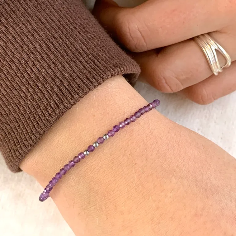 Elegant armbånd med ametyst og hematite - Loom Stones