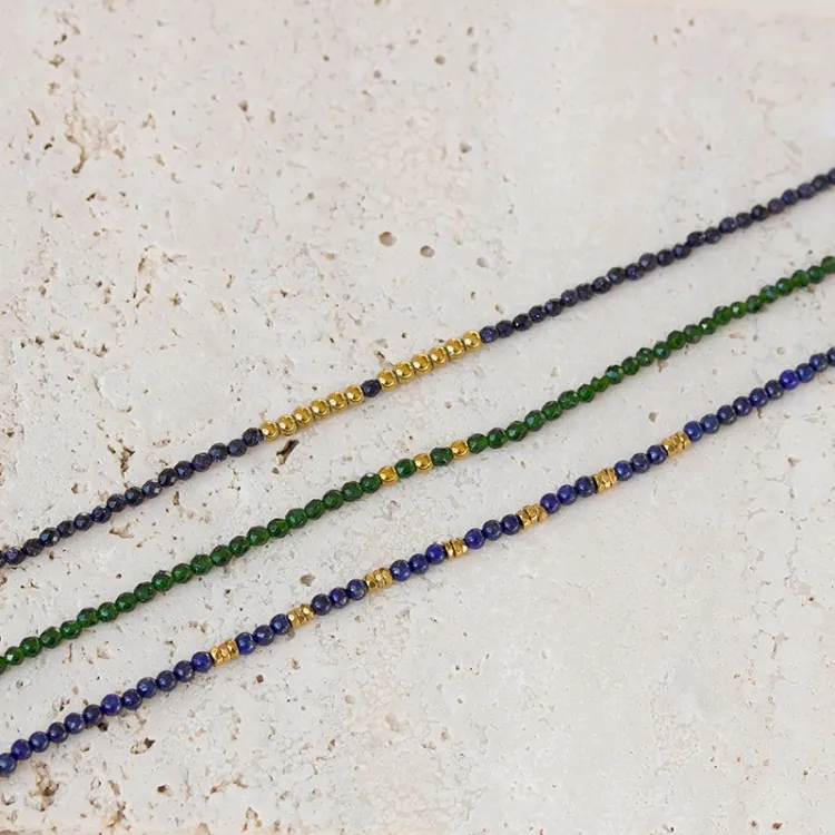 mørkeblå metallic armbånd med stein og hematite - Loom Stones