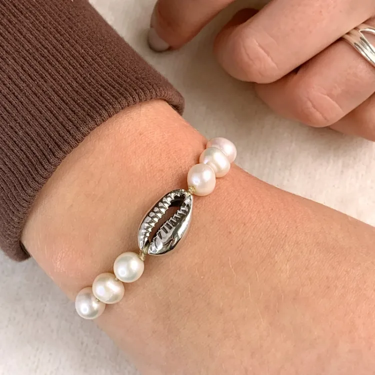 perle shell musling armbånd i silke snor 17 cm plus 5 cm x 10 mm