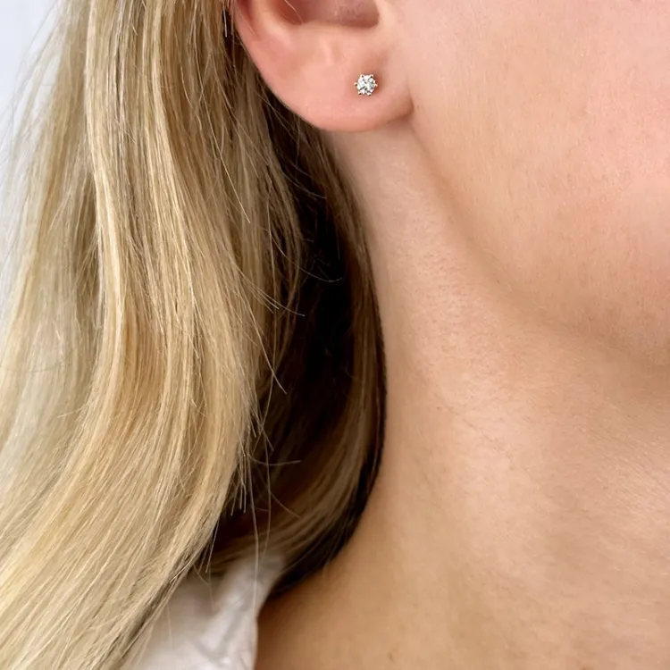 2 x 0,20 ct lab grown diamant solitaireørepynt i 14 karat gull med lab grown diamant 