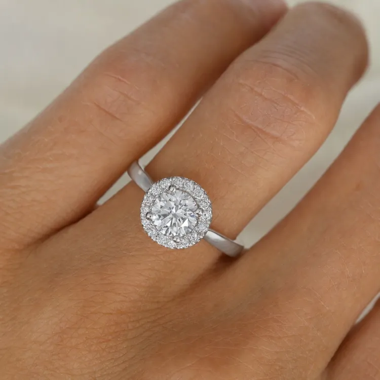 lab grown diamant ring i 14 karat hvitt gull 1,0 ct 0,21 ct