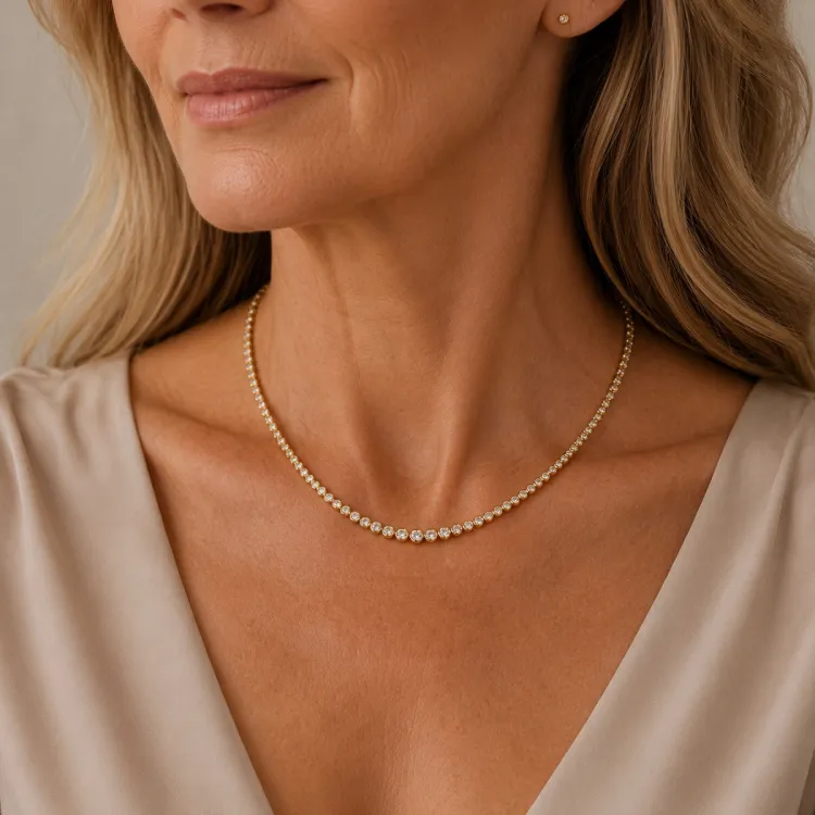 45 cm halskjede med anheng i 14 karat gull 6,02 ct