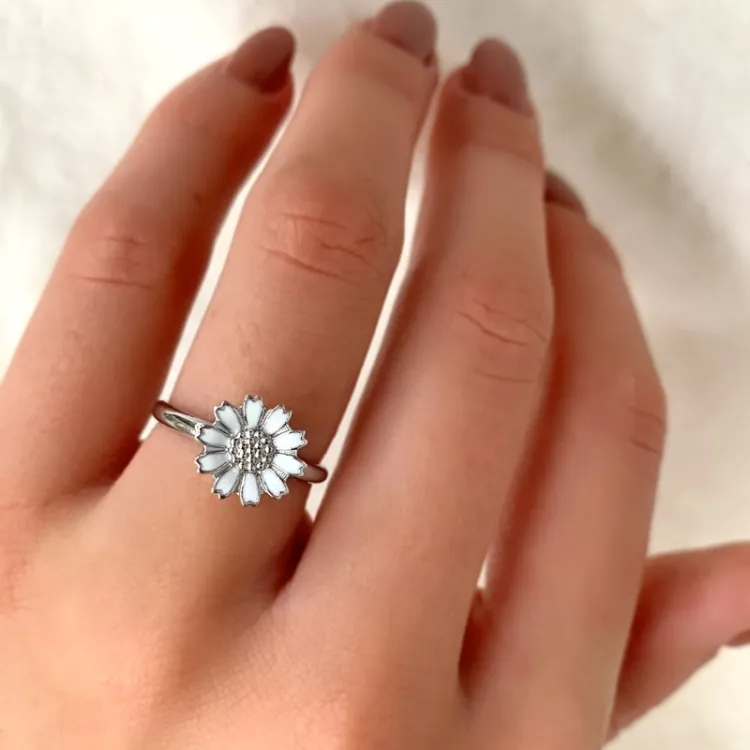 11 mm margeritt ring i rodinert sølv - Marie