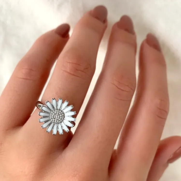15 mm margeritt ring i rodinert sølv - Marie