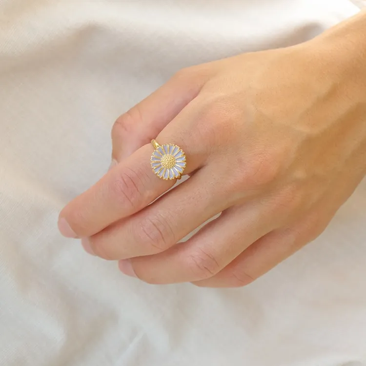 14 mm margeritt lilla ring i forgylt sølv - Marie