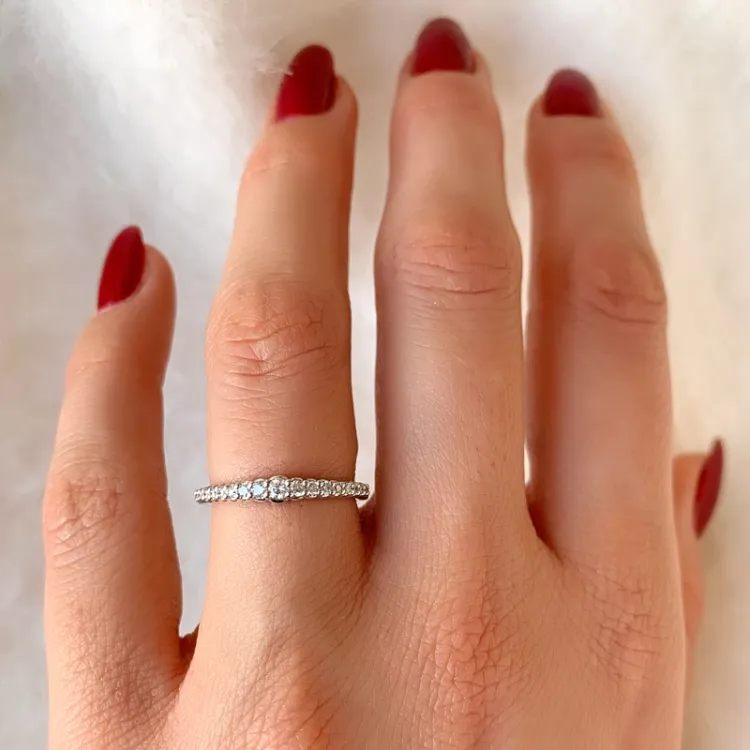 Diamant alliansering i 14 karat hvitt gull 0,20 ct