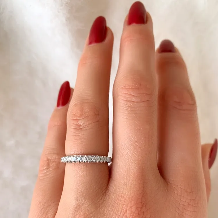 Diamant alliansering i 14 karat hvitt gull 0,24 ct