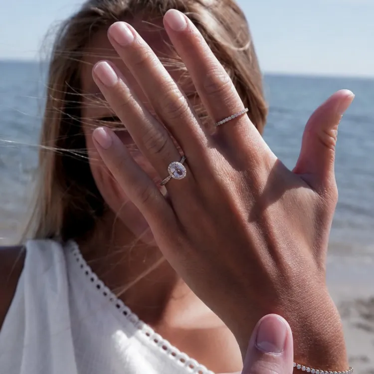 Diamant alliansering i 14 karat gull 0,25 ct