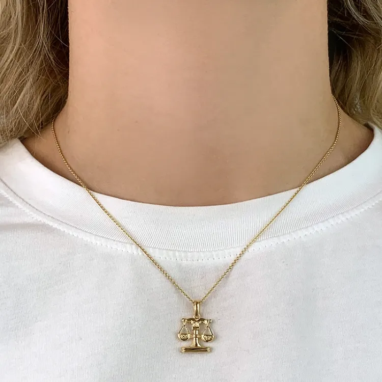 stjernetegn vekten anheng i 8 karat - Gold Collection