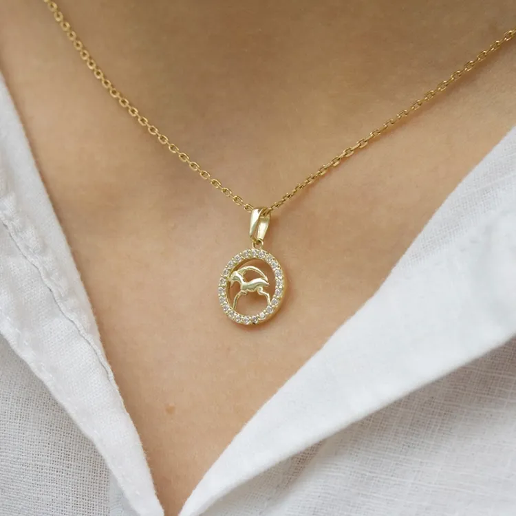 stjernetegn steinbukken anheng i 8 karat - Gold Collection