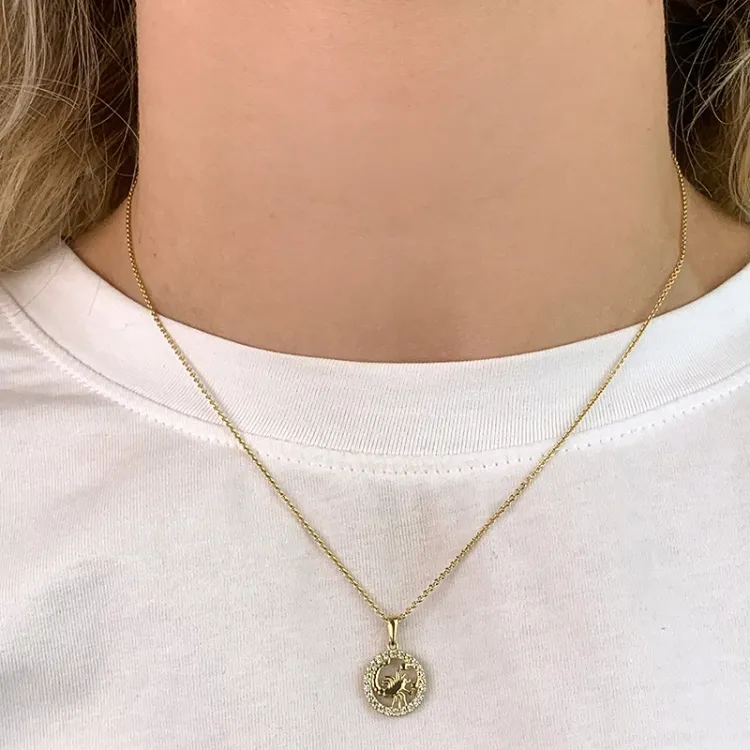 stjernetegn skorpionen anheng i 8 karat - Gold Collection